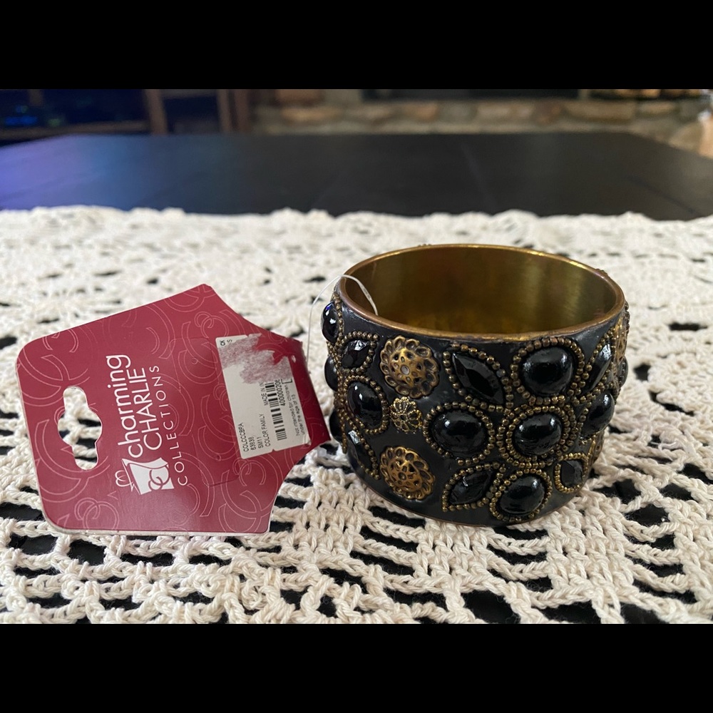 Bangle bracelet